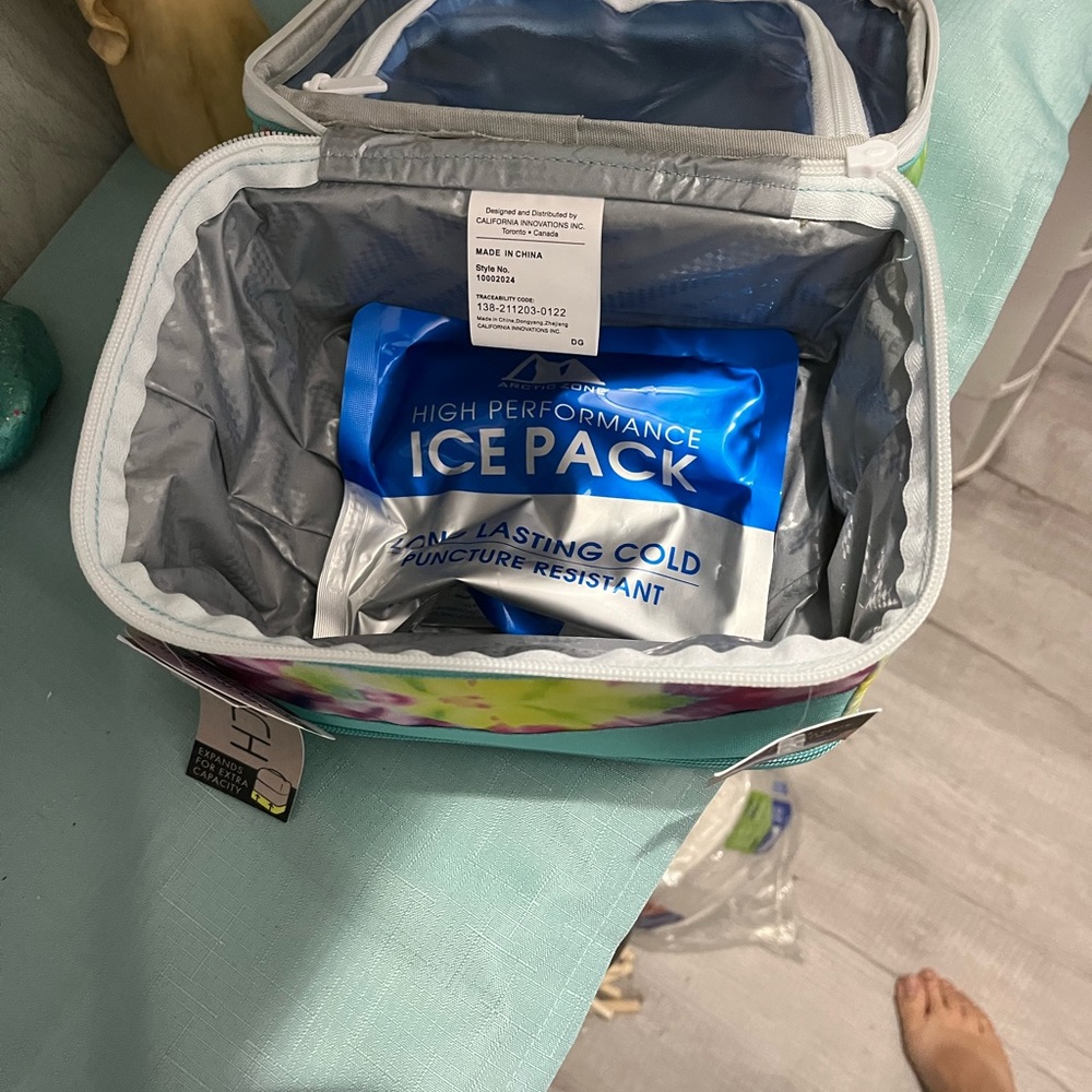 Lunchbox - Picture 2 of 3